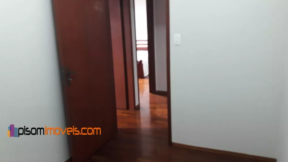 Sobrado à venda com 4 quartos, 304m² - Foto 2