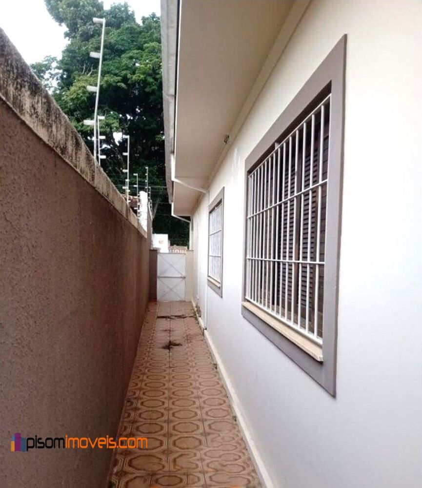 Casa à venda com 2 quartos, 138m² - Foto 4