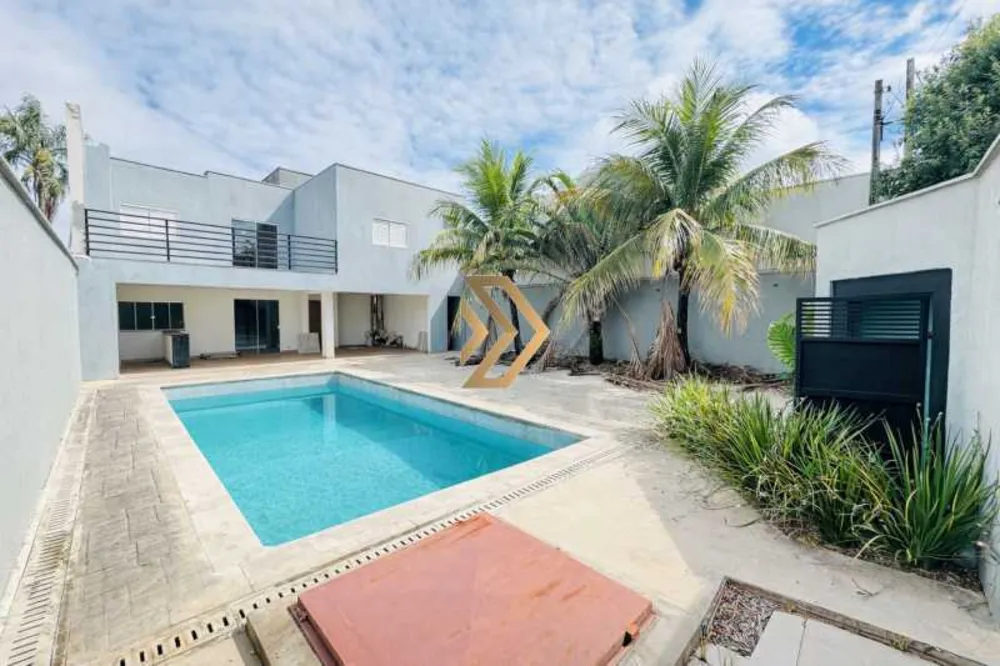Casa, 3 quartos, 210 m² - Foto 1