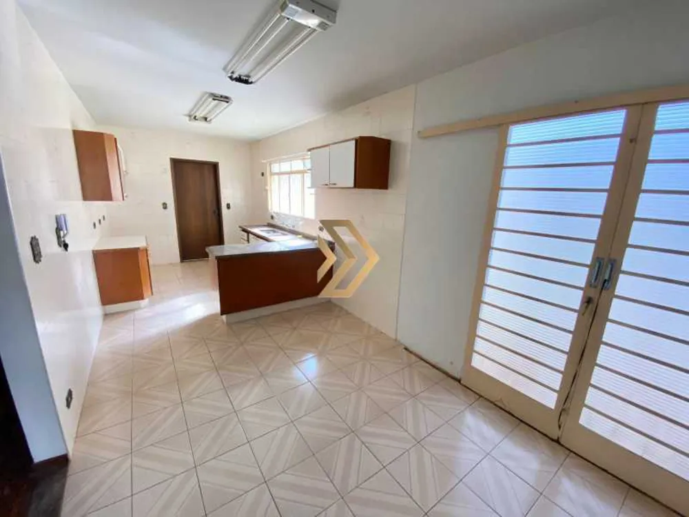 Casa, 3 quartos, 190 m² - Foto 2