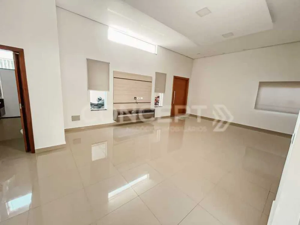 Casa, 3 quartos, 245 m² - Foto 3