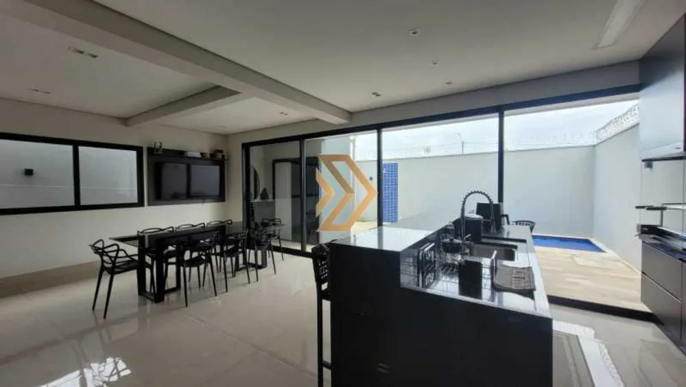 Casa, 3 quartos, 226 m² - Foto 3
