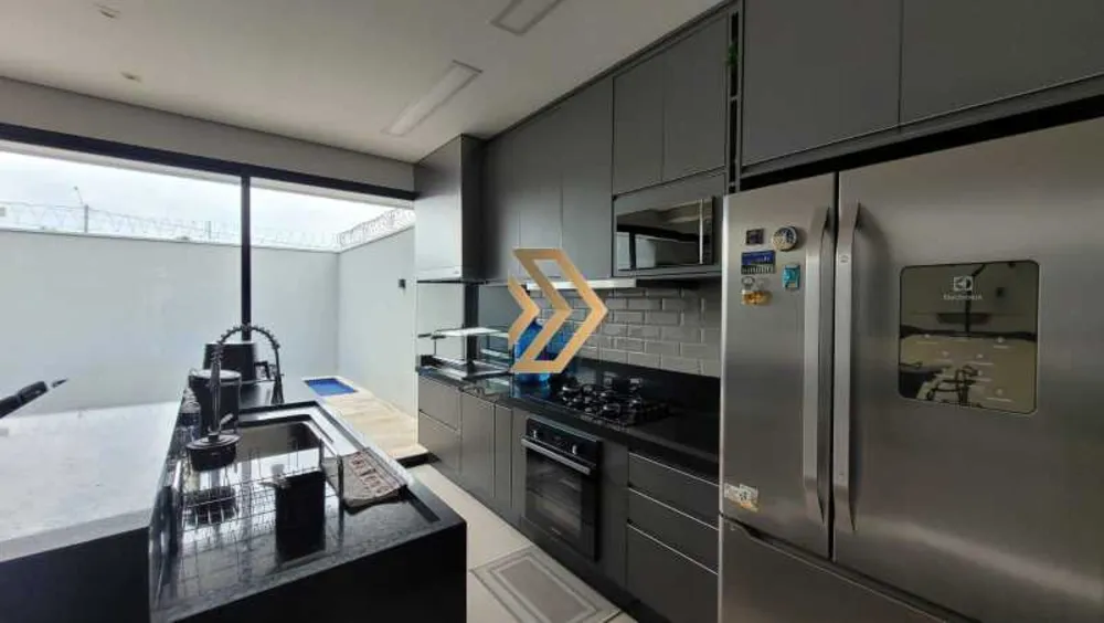 Casa, 3 quartos, 226 m² - Foto 1