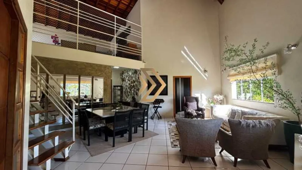 Chácara, 3 quartos, 2700 m² - Foto 1