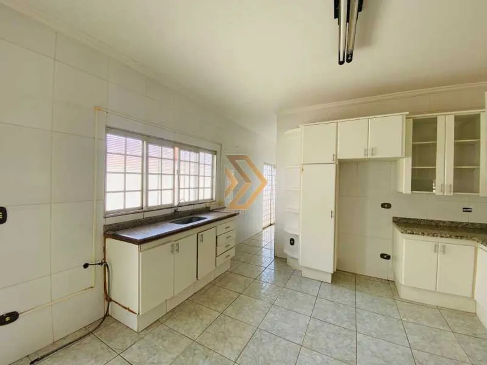 Casa, 3 quartos, 301 m² - Foto 1