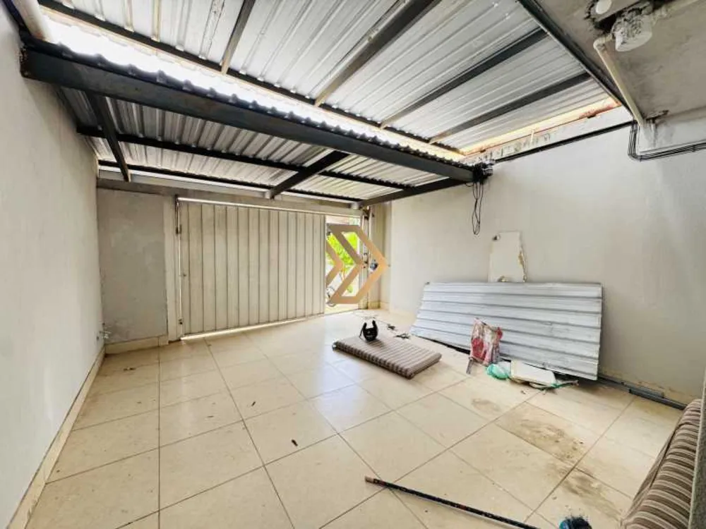 Casa, 3 quartos, 212 m² - Foto 1