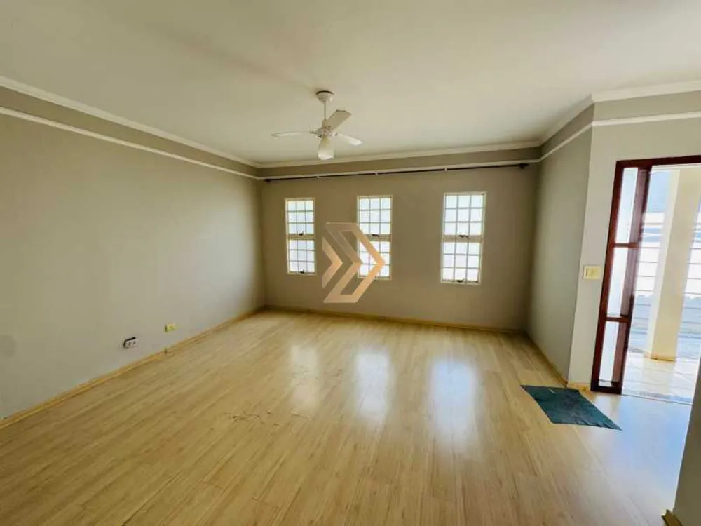 Casa, 4 quartos, 222 m² - Foto 2