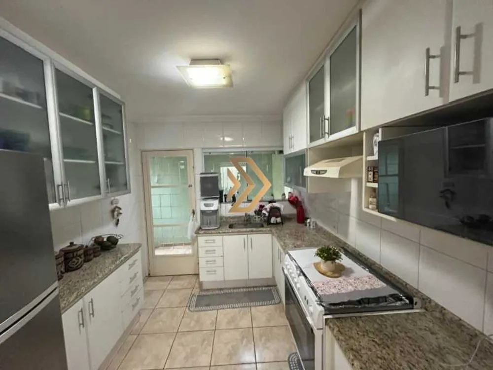Casa, 6 quartos, 140 m² - Foto 4