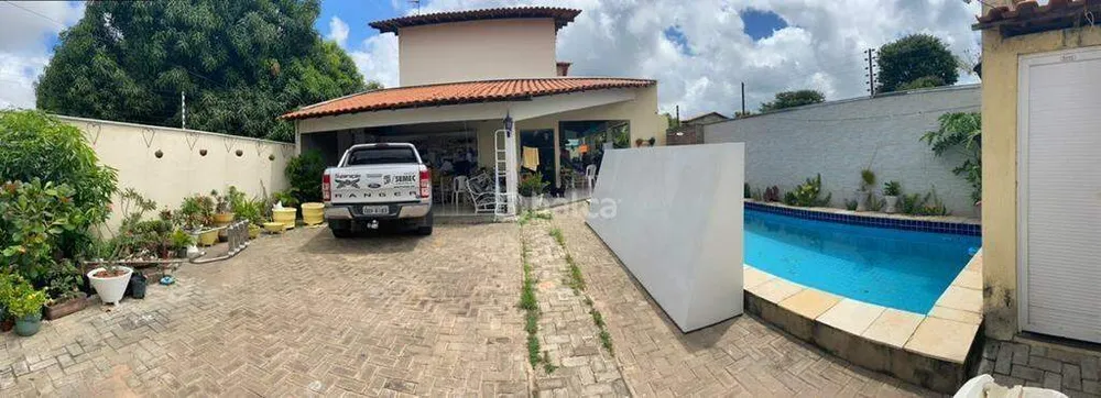 Casa, 4 quartos, 210 m² - Foto 2