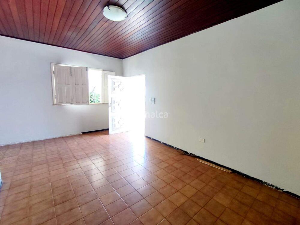 Casa à venda com 3 quartos, 342m² - Foto 3