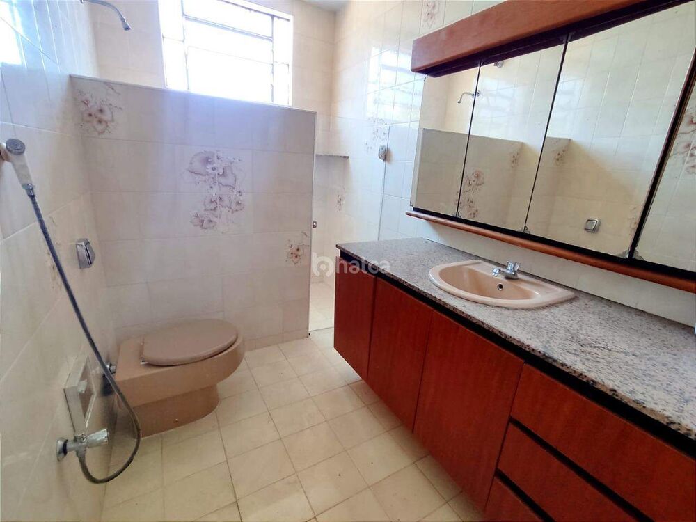 Casa à venda com 3 quartos, 342m² - Foto 5