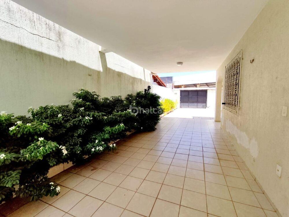 Casa à venda com 3 quartos, 342m² - Foto 7