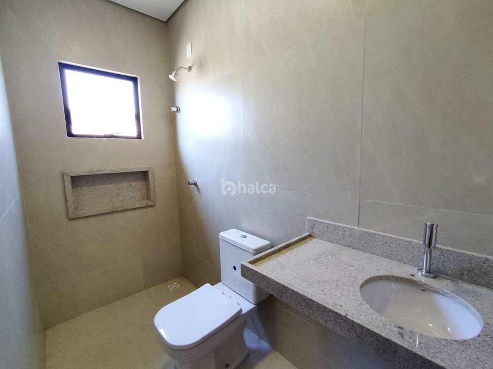 Casa de Condomínio à venda com 1 quarto, 126m² - Foto 1
