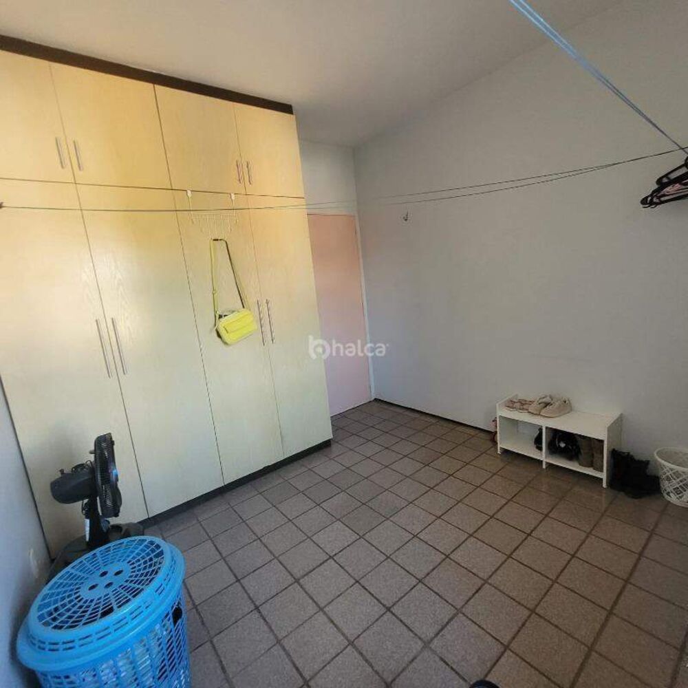 Apartamento à venda com 3 quartos, 110m² - Foto 2