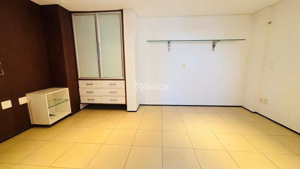 Apartamento para alugar com 4 quartos, 250m² - Foto 2