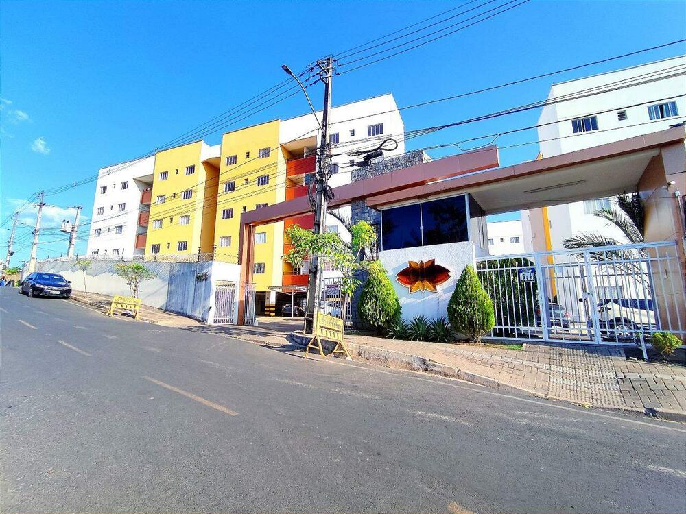 Apartamento à venda com 3 quartos, 75m² - Foto 2