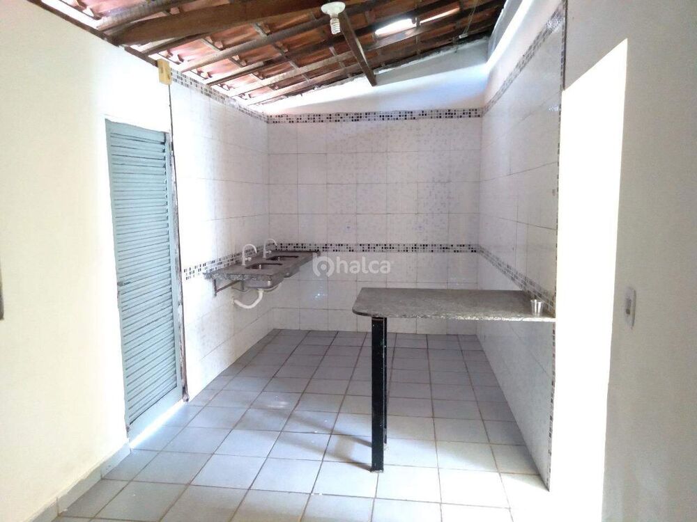 Casa à venda com 3 quartos, 100m² - Foto 3