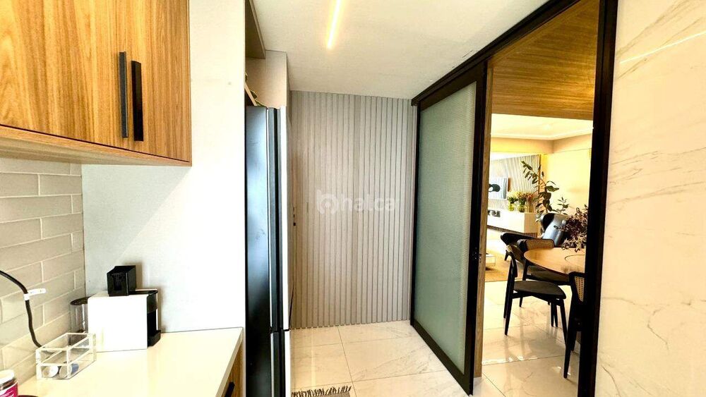 Apartamento à venda com 3 quartos, 137m² - Foto 3