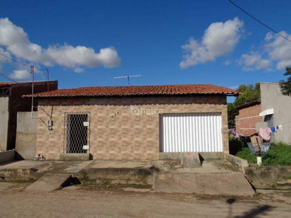 Casa à venda com 2 quartos, 80m² - Foto 1