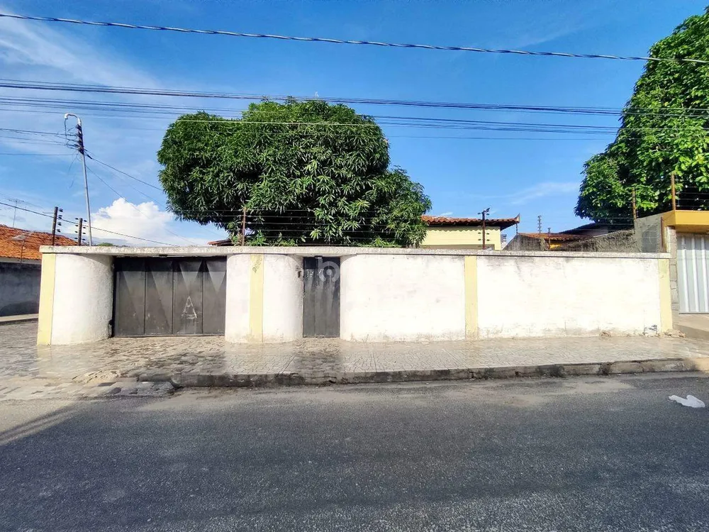 Casa, 4 quartos, 257 m² - Foto 1