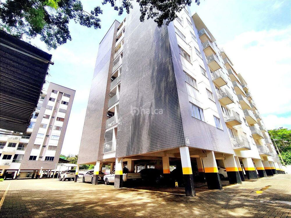 Apartamento à venda com 3 quartos, 145m² - Foto 1