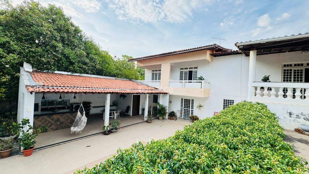 Casa à venda com 5 quartos, 400m² - Foto 1