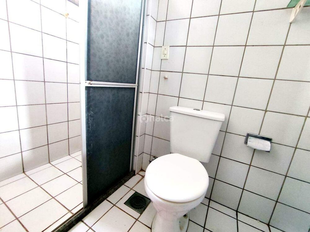 Apartamento à venda com 3 quartos, 97m² - Foto 2