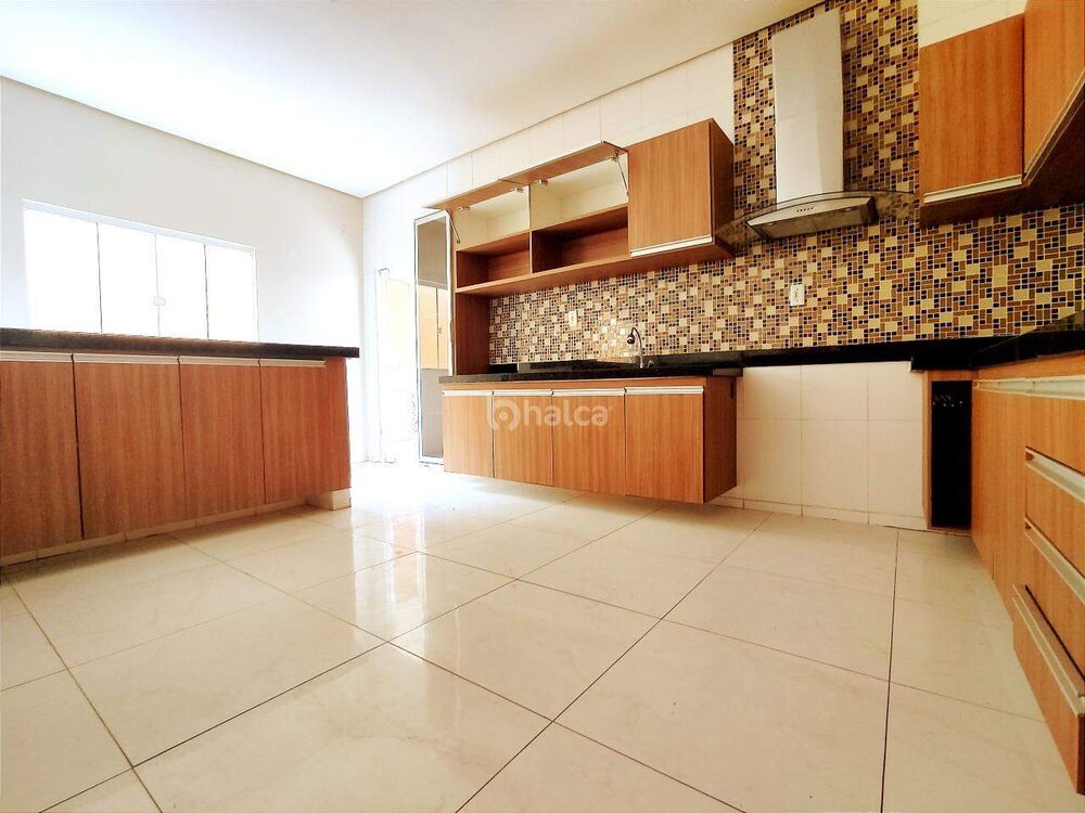 Casa à venda com 4 quartos, 142m² - Foto 4