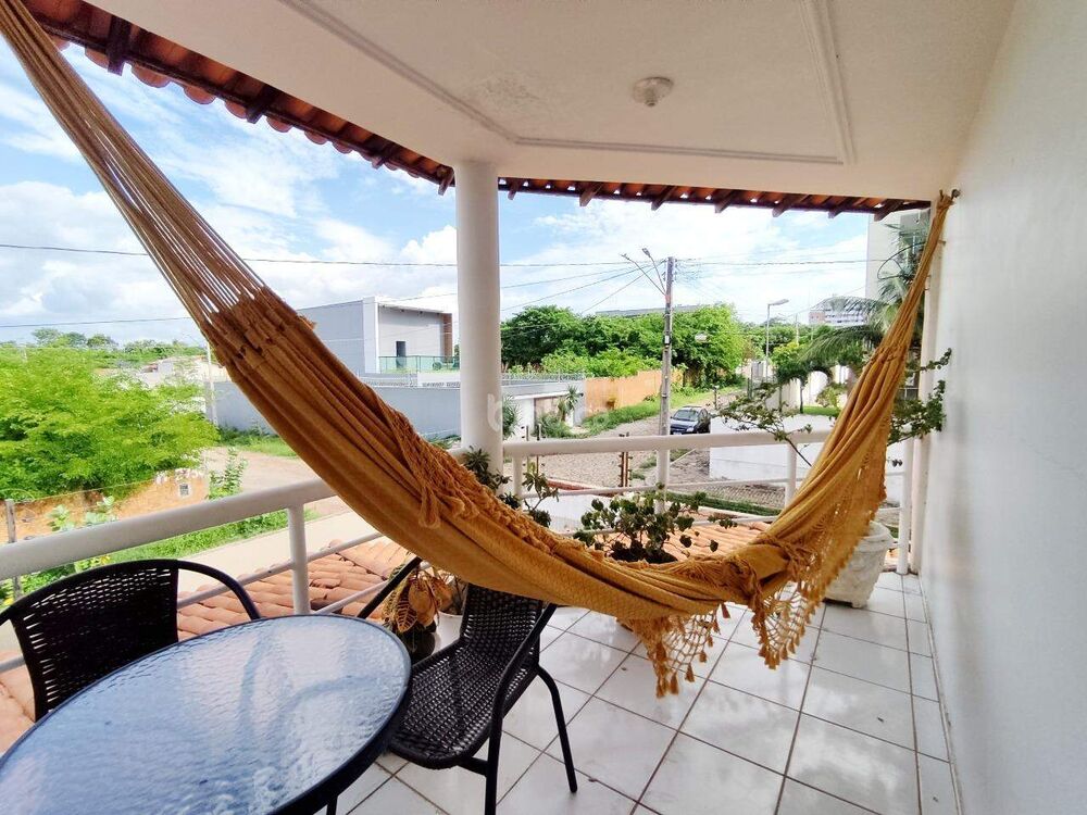 Casa à venda com 4 quartos, 245m² - Foto 3