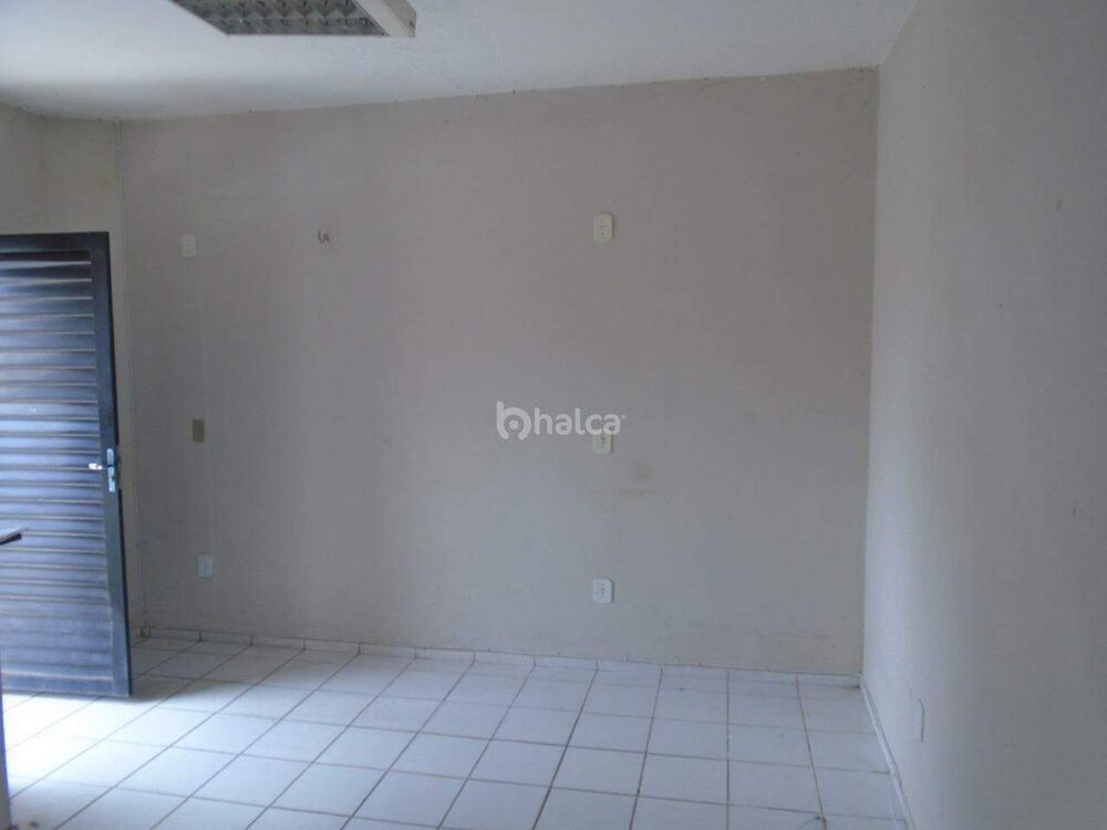 Casa para alugar com 1 quarto, 28m² - Foto 2