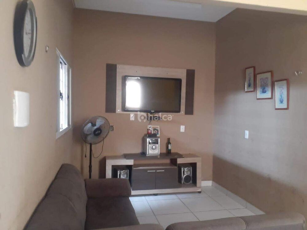 Casa à venda com 2 quartos, 110m² - Foto 2