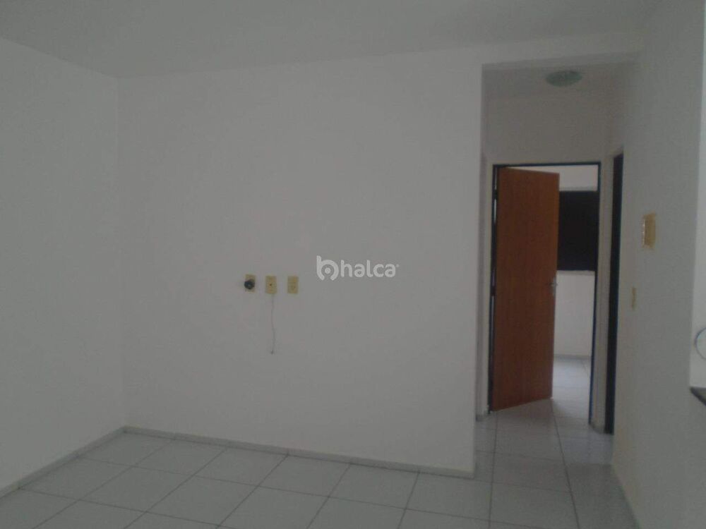 Apartamento à venda com 2 quartos, 42m² - Foto 2