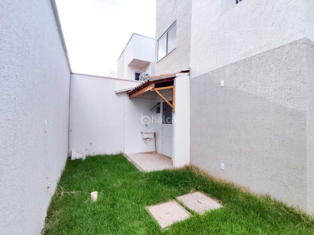 Casa à venda com 1 quarto, 78m² - Foto 3