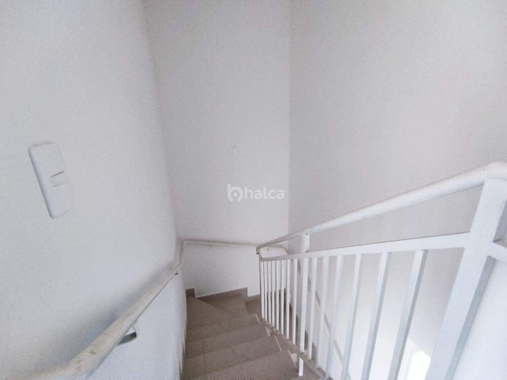 Casa à venda com 1 quarto, 78m² - Foto 2