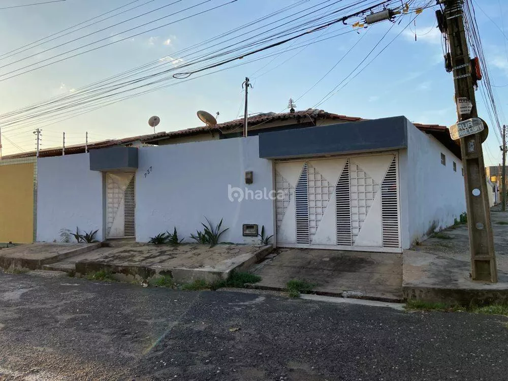 Casa à venda com 3 quartos, 145m² - Foto 1