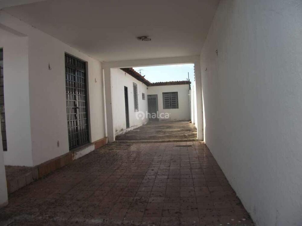Casa à venda com 4 quartos, 120m² - Foto 1