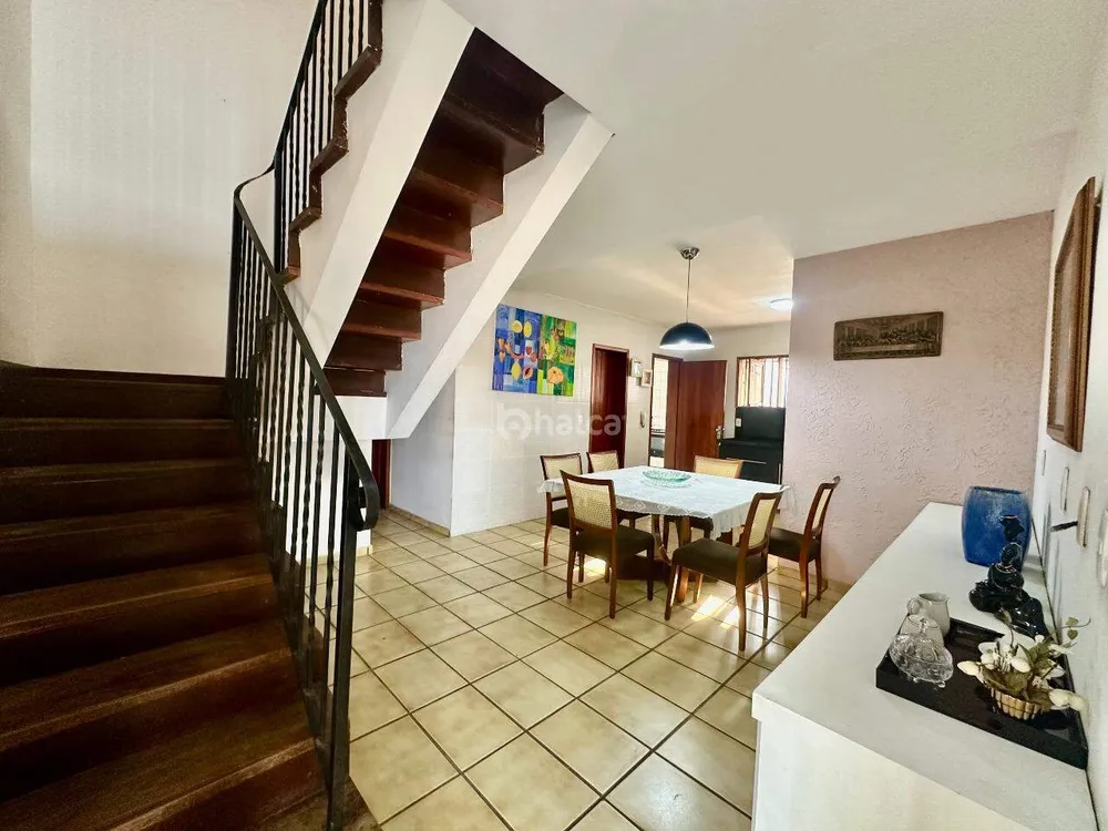 Casa, 5 quartos, 229 m² - Foto 4
