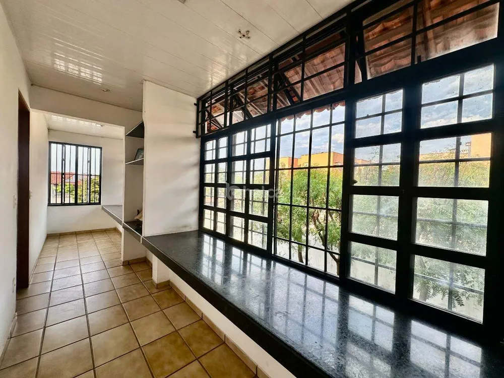 Casa, 5 quartos, 229 m² - Foto 8