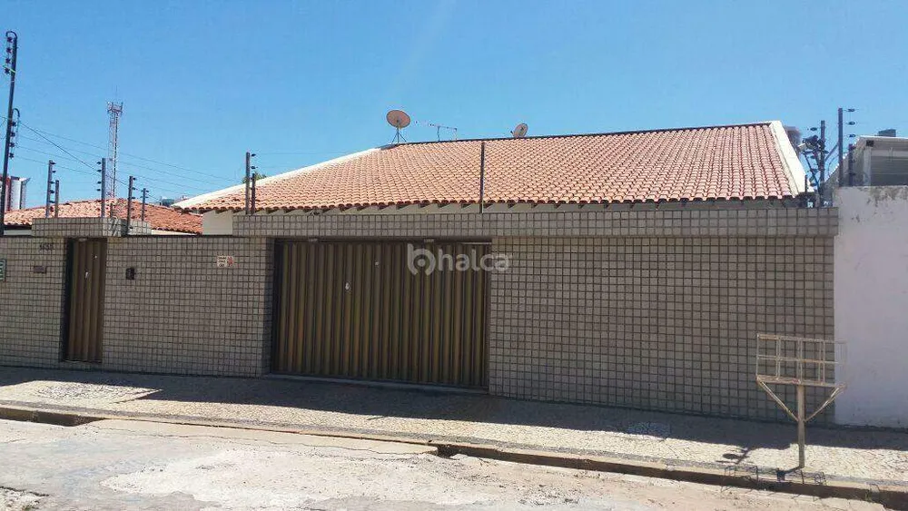 Casa, 3 quartos, 200 m² - Foto 1