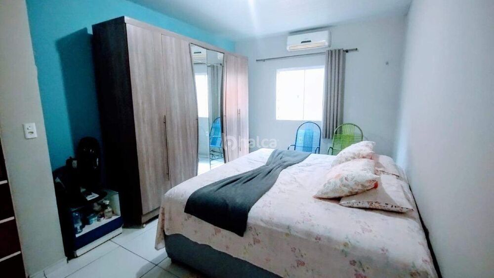 Casa à venda com 3 quartos, 120m² - Foto 1
