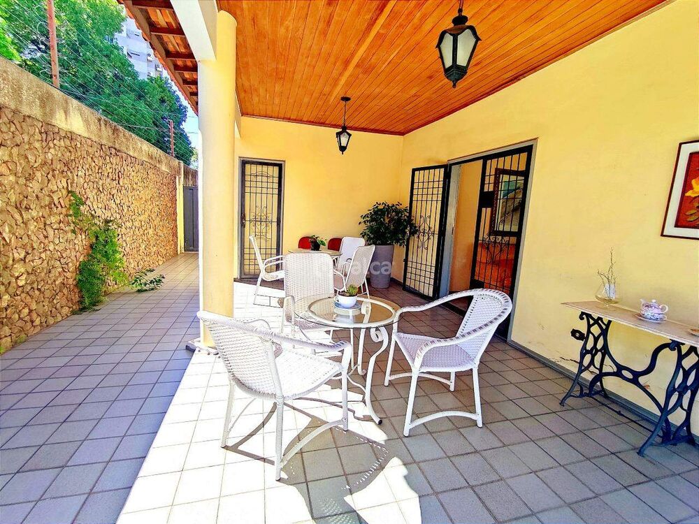 Casa à venda com 4 quartos, 220m² - Foto 3