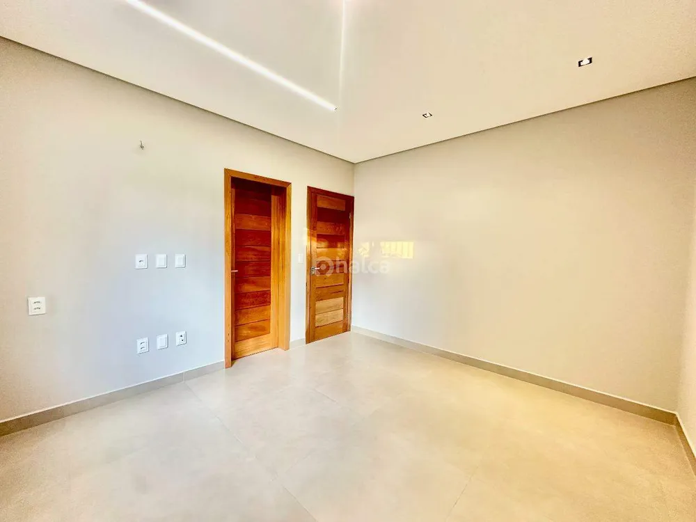 Casa, 4 quartos, 235 m² - Foto 9
