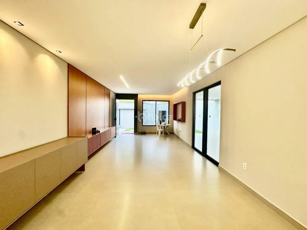 Casa, 4 quartos, 235 m² - Foto 2