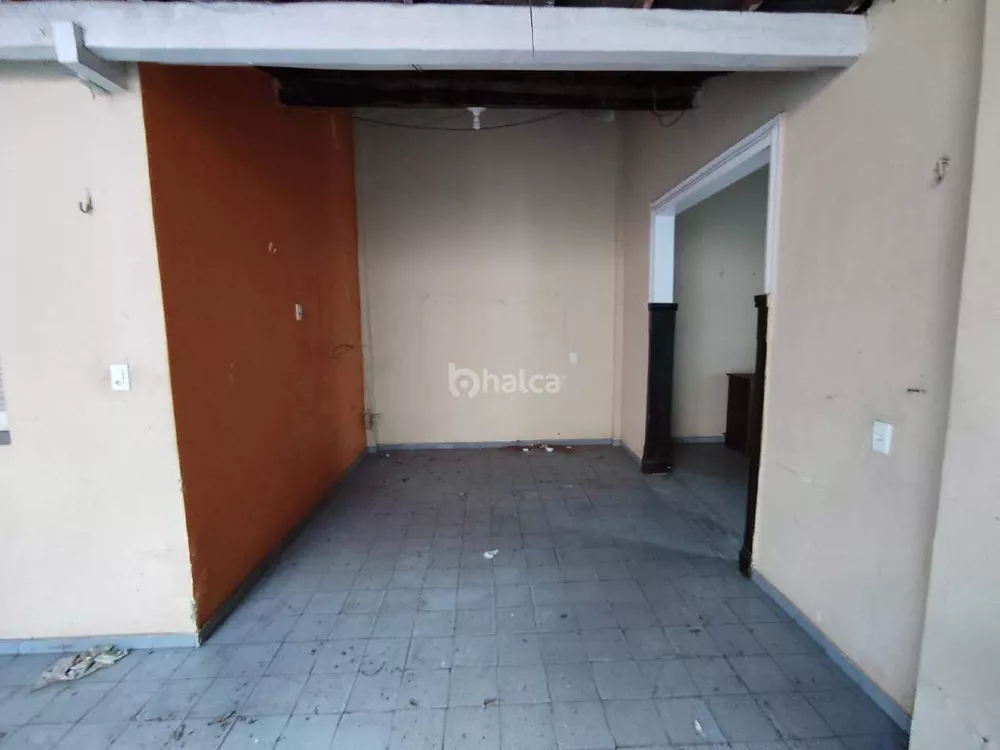 Casa à venda com 3 quartos, 250m² - Foto 4