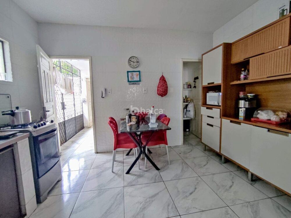 Casa para alugar com 5 quartos, 223m² - Foto 5