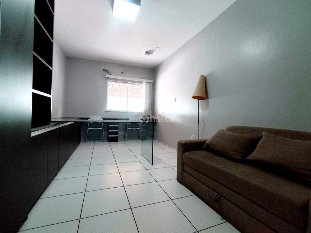 Casa para alugar com 3 quartos, 376m² - Foto 2