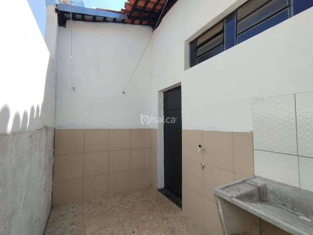 Casa para alugar com 2 quartos, 60m² - Foto 4