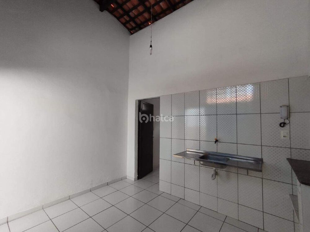 Casa para alugar com 2 quartos, 60m² - Foto 2