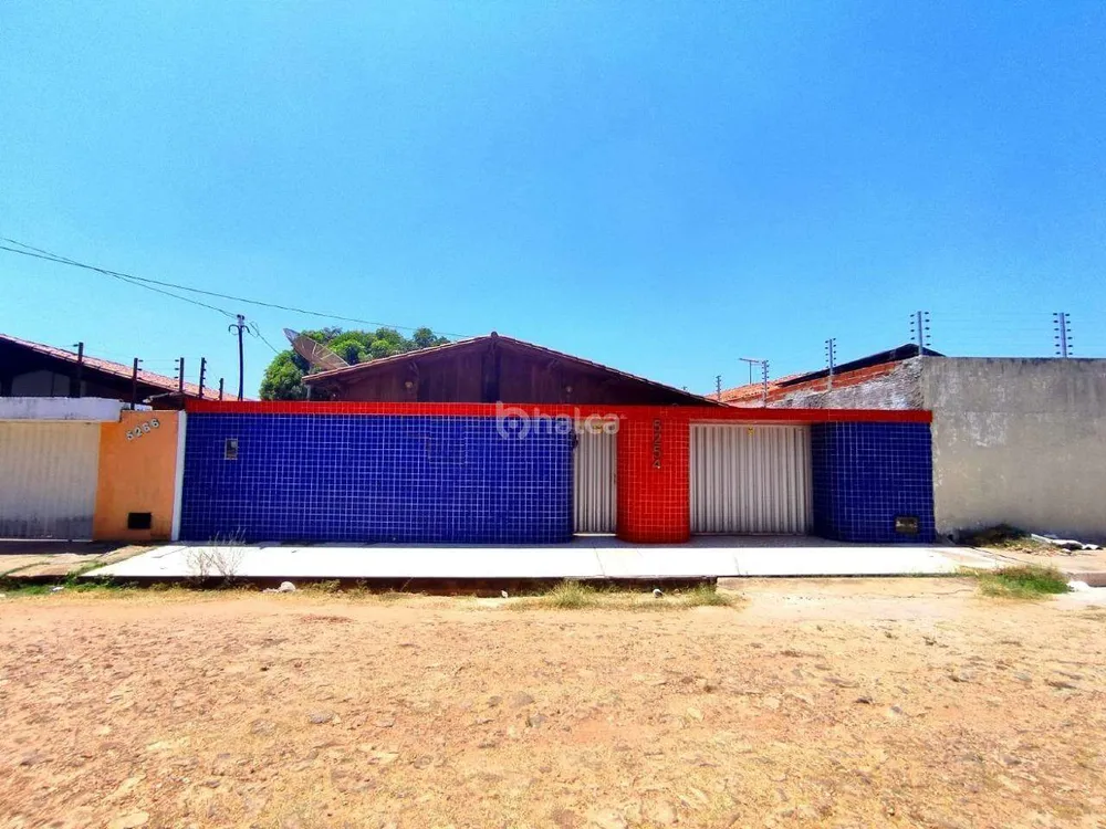 Casa, 3 quartos, 231 m² - Foto 1