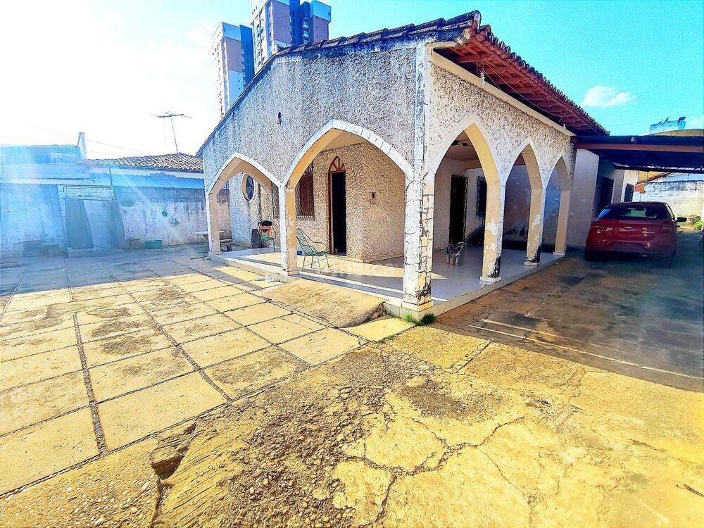 Casa para alugar com 4 quartos, 224m² - Foto 1